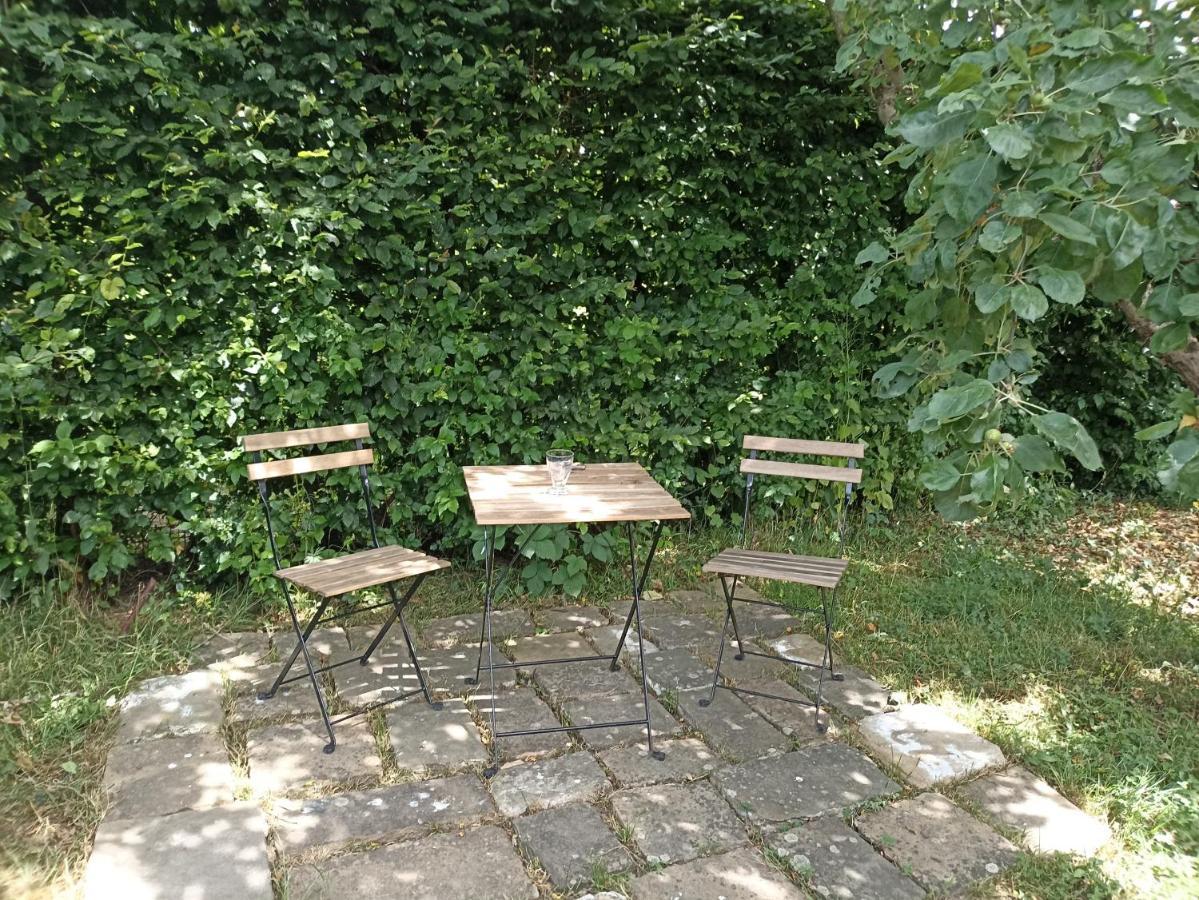 L'Echappee Au Jardin, Yourte Bucolique Godinne Exterior foto